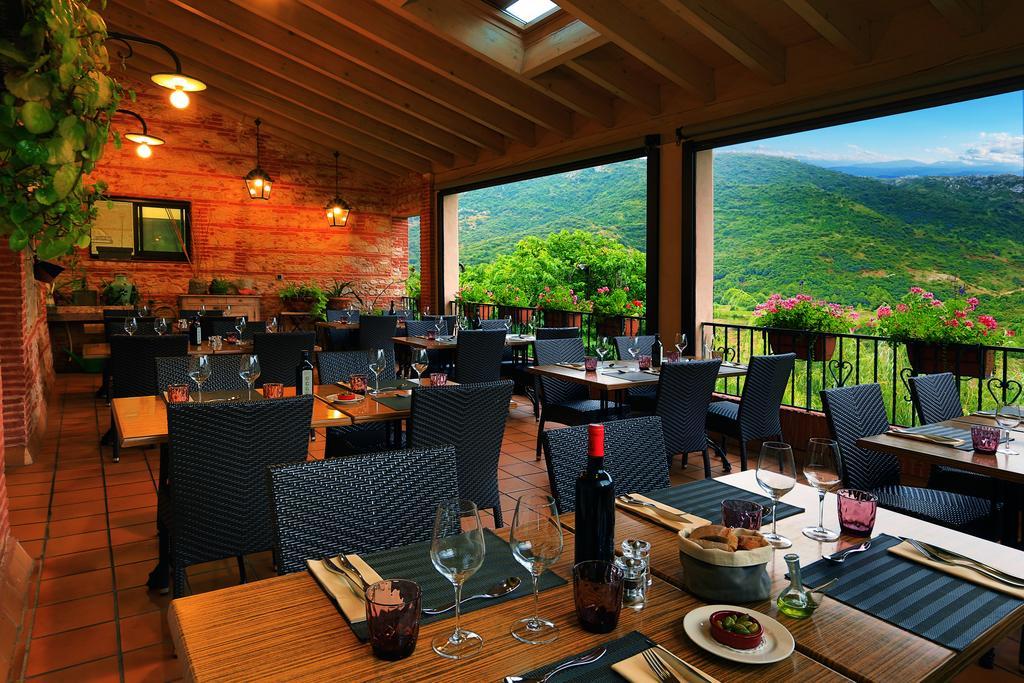 Logis Auberge Restaurant Du Vigneron Кюкюньян Екстер'єр фото